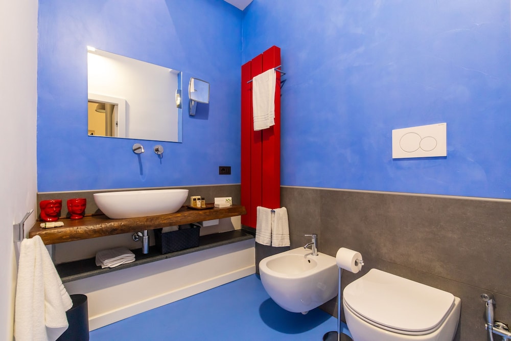 Amana in Naples With 1 Bedrooms and 1 Bathrooms