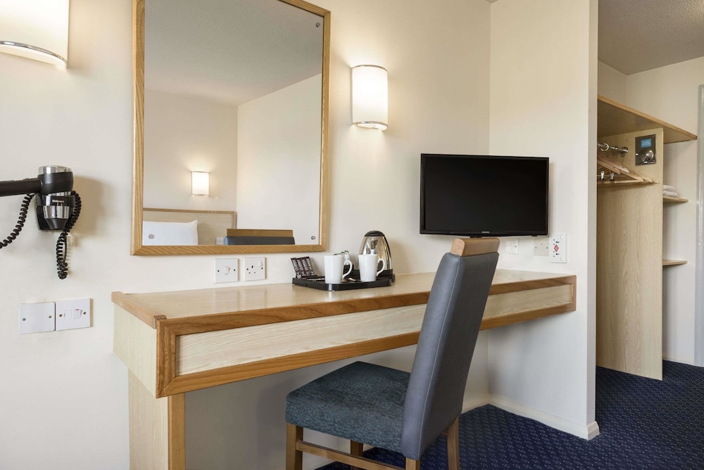 Winchester Vacations - Days Inn by Wyndham Sutton Scotney North - Property Image 13