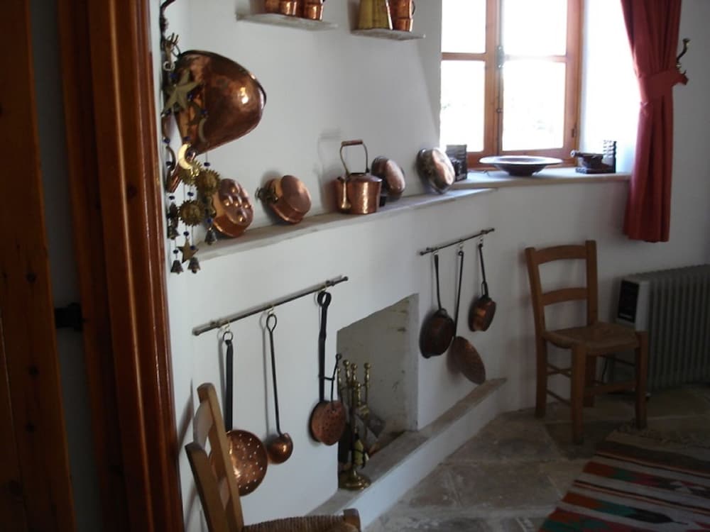 Traditional Large Detached Village House wih Private Pool and Enclosed Courtyard view 5