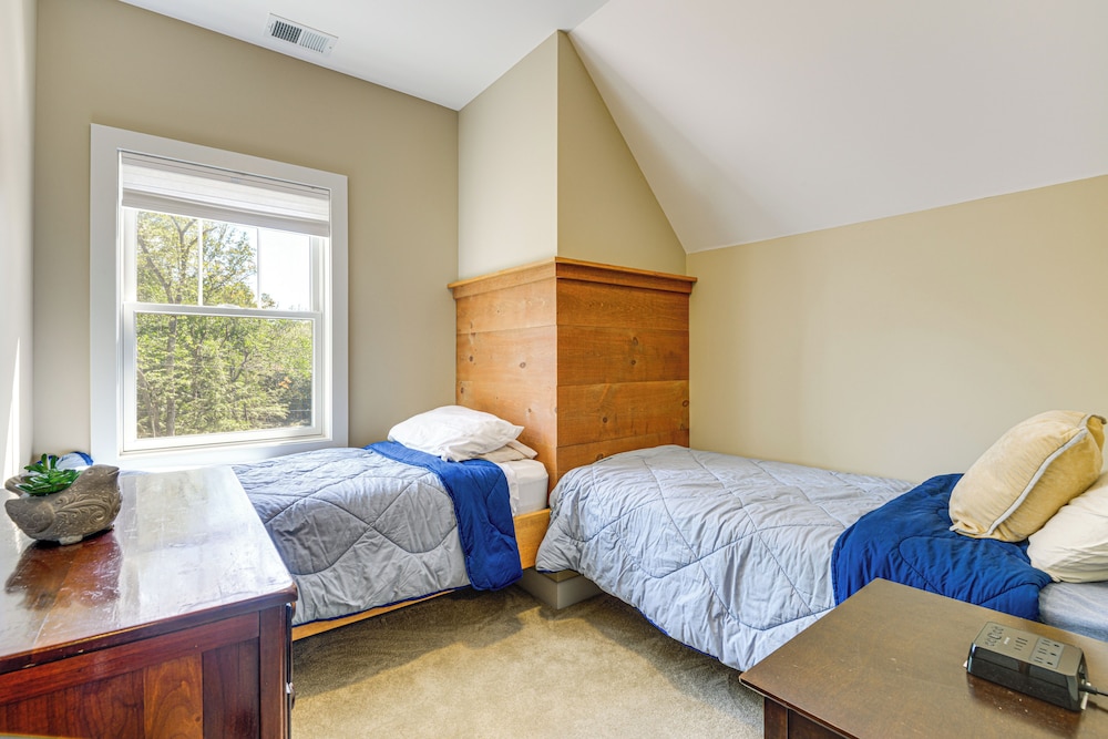 2 Mi to Golfing & Hiking: Spacious Wilmington Home