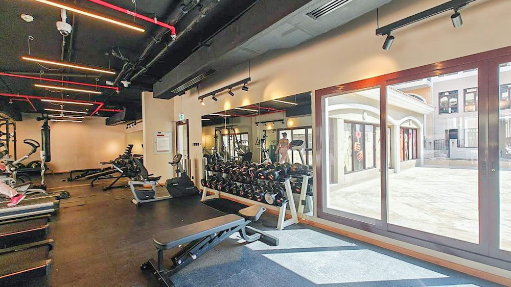 Extravagant Studio Stay for 2 in JVC