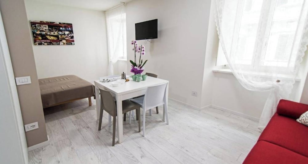 JOIVY Apartments - Trieste Goldoni