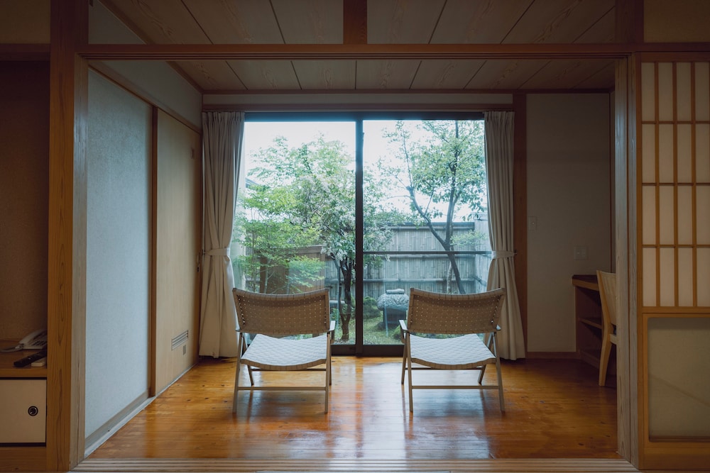 Hakusui Onsen Takenokura Sansou