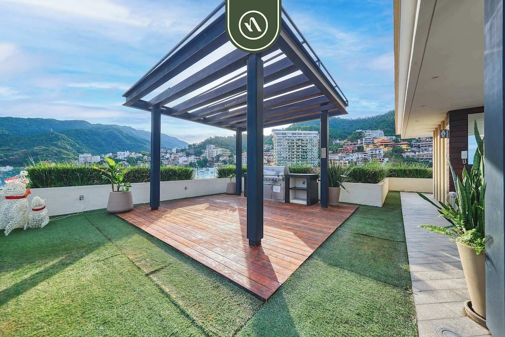 Amazing 1 BR Condo - Zona Romantica - Rooftop Pool