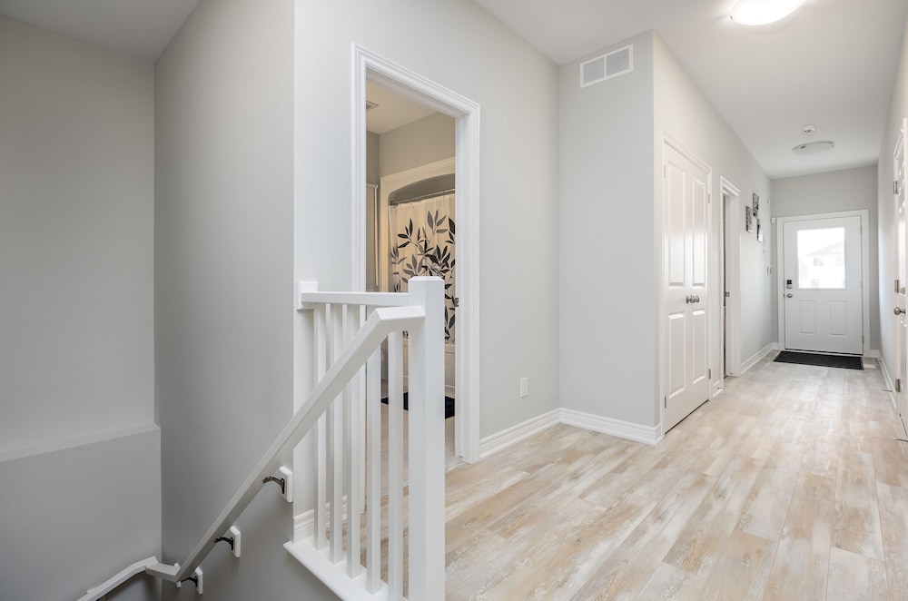 Luxury Bungalow mins Niagara falls & Brock uni