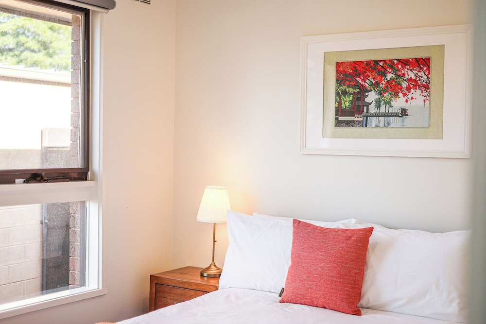 StayAU Newly Modern Comforts 3BRM Home Cranbourne