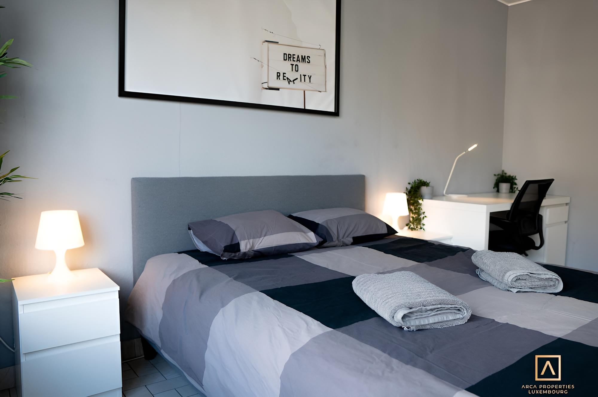 Charming Studio - City Center W Smart TV view 2