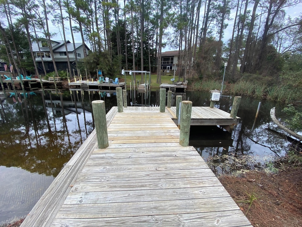 Easy on Eastern Lake by Southern Vacation Rentals