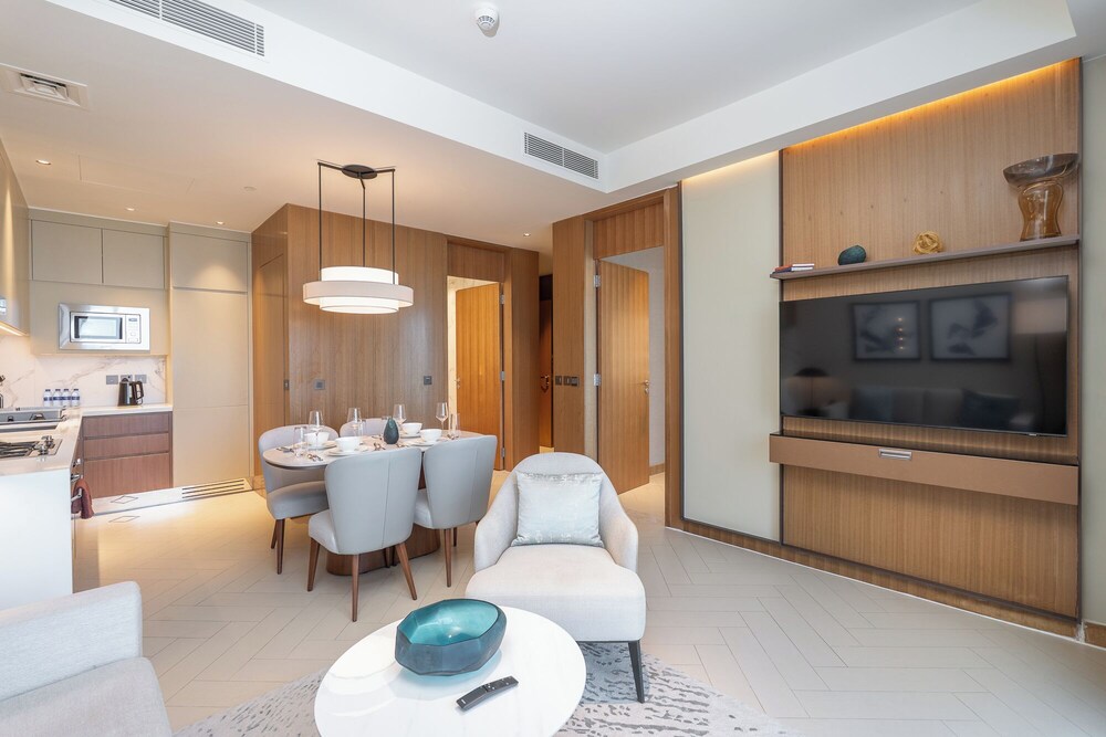 Address Residences Dubai Opera - Burj Khalifa City Views 2 & 3-Bedroom Apartment 1 minute walk to Burj Khalifa, Dubai Mall, Dubai Fountain by Heaven Crest