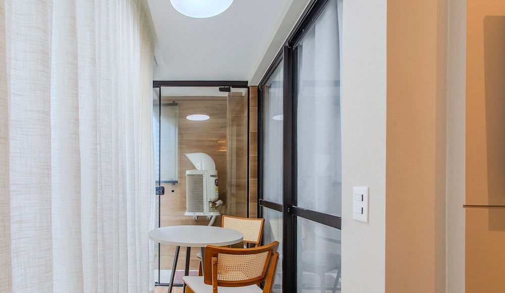 Convenience and Comfort 90m From Farol da Barra Beach - Hbas