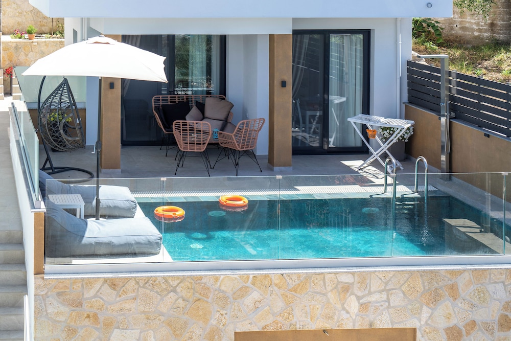 Vrachos Luxury Maisonettes photo 5