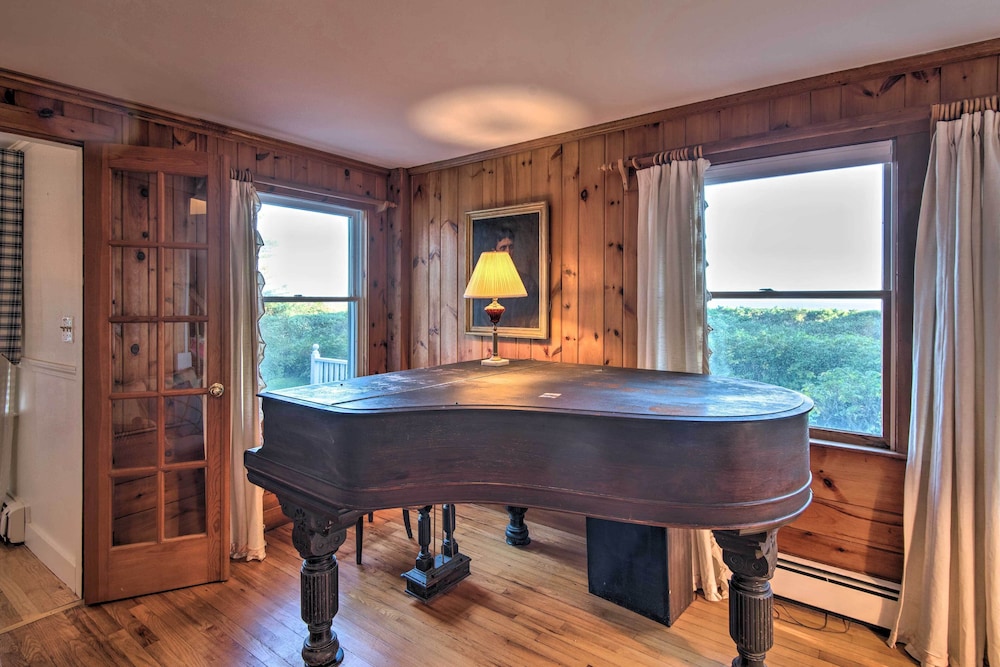Expansive Beachfront Retreat w/ Outdoor Shower - Property Image 11