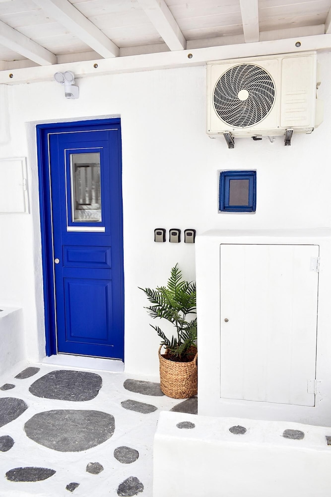 Whitelist Studio 3 in Mykonos Town view 5