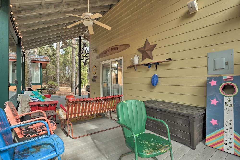 Lakeside Pleasure Island Cabin w/ Deck  Gas Grill - Property Image 9