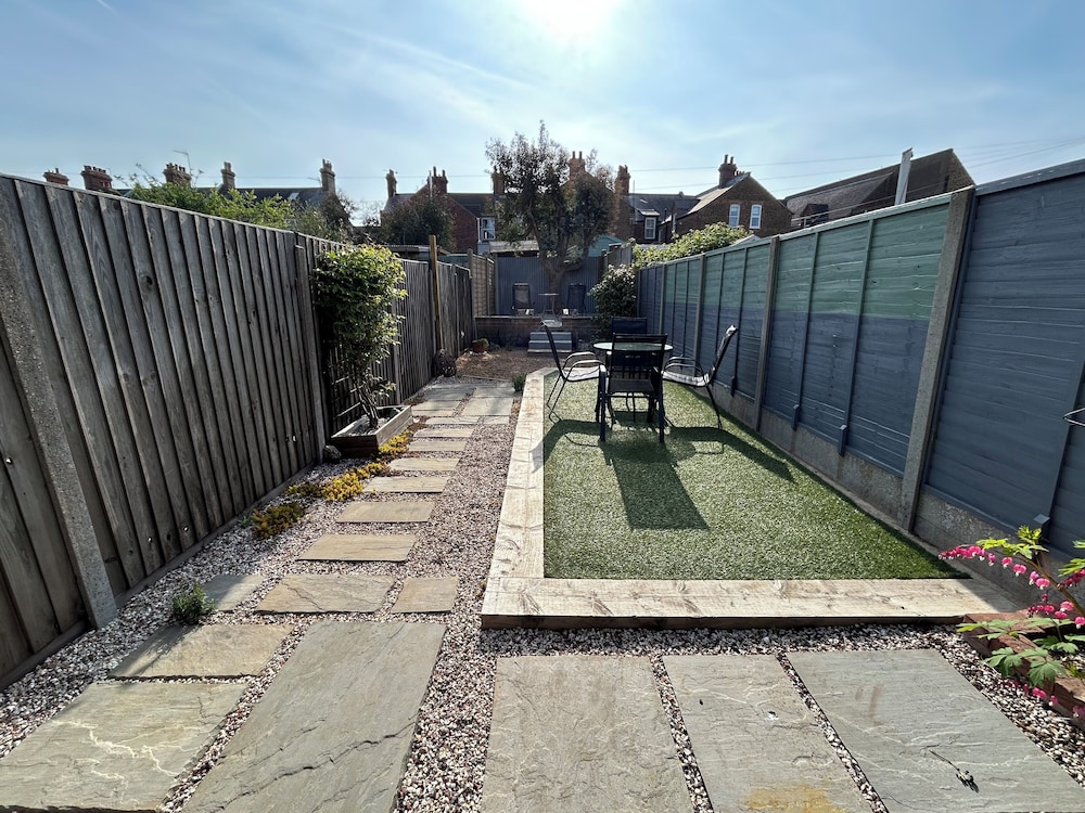 57 Southend Road