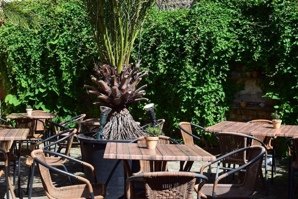 Hotel Arte Vida - Property Image 9