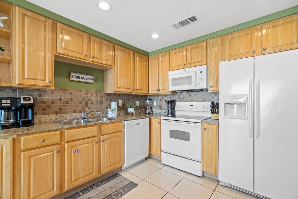 Anchor's Way! Come Visit Our Beautiful 2 BR, 2BA Oceanfront Retreat! Sleeps 6!
