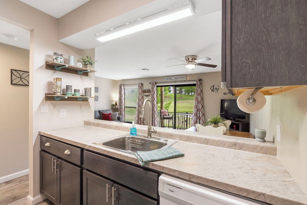 Greenside Retreat - Pointe Royale
