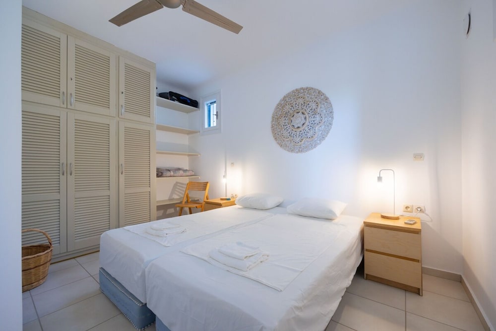 Villa Leilani 3 Bedroom Home by the Beach