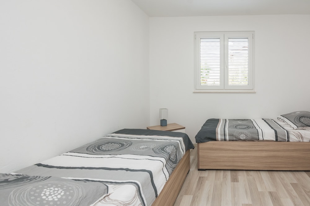 Apartments Loncar view 3
