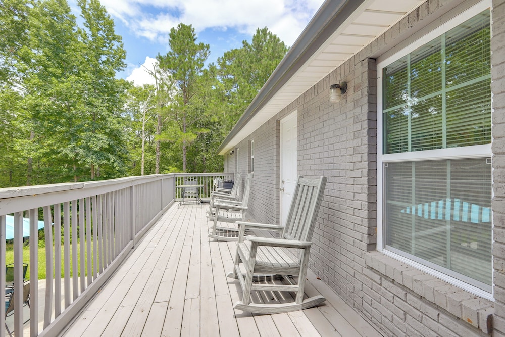 Ideal for Reunions & Retreats: Brooks Getaway!