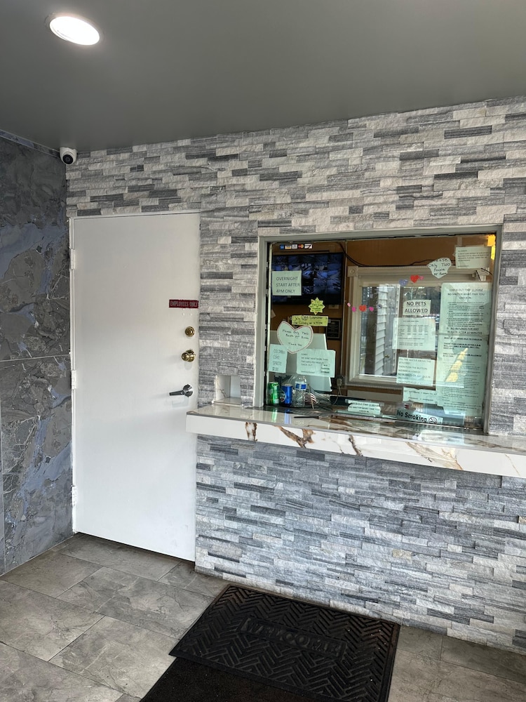 Hotel O Miami Inn & Suites Chicago Midway Airport
