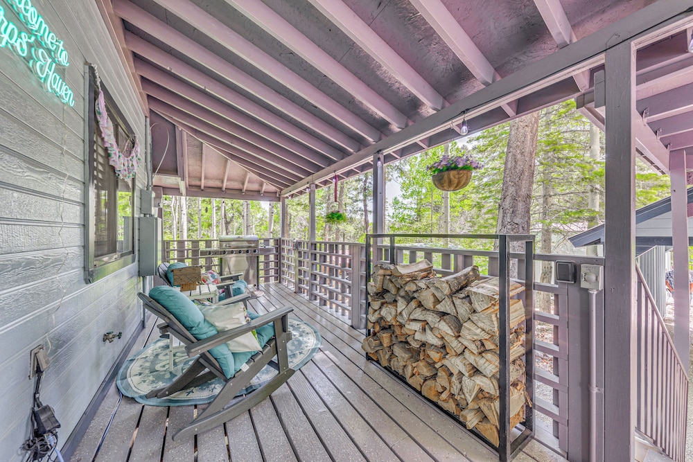 Alamogordo Vacations - Quaint Cloudcroft Cabin w/ Stunning Forest Views! - Property Image 1
