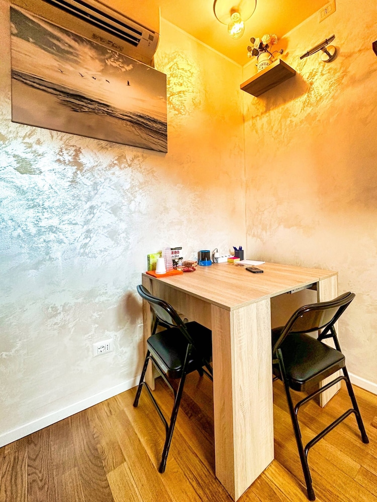 Chic & Green Penthouse - Domotic Comfort in Milans Trendy Nightlife District