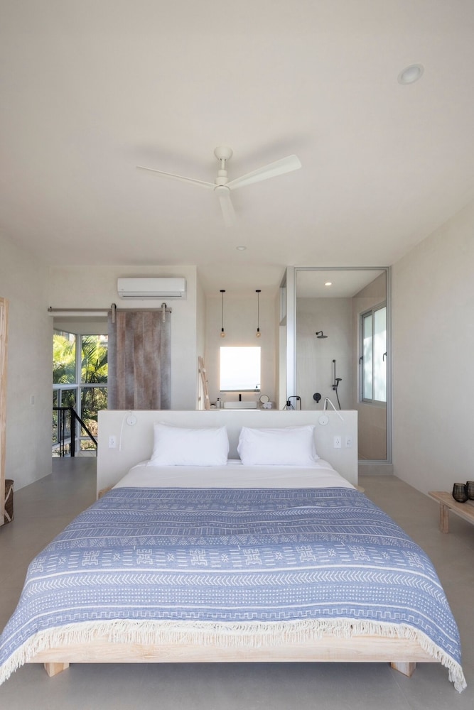 Villa McQueen Ocean View view 2