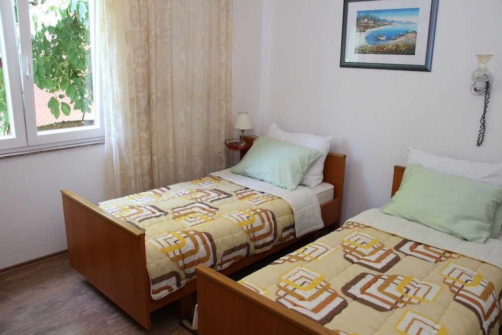 Radin - 2 Bedroom Apartment - A1 view 5