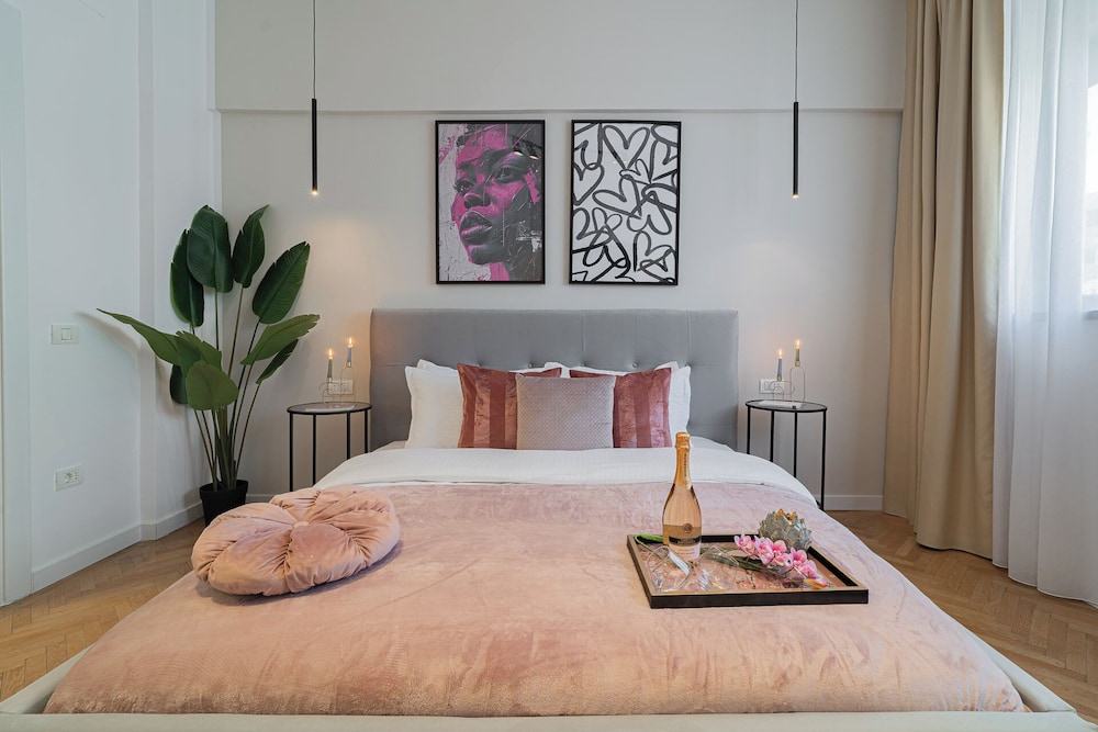 Contemporary 3-Bedroom Lofts - Modern Touches Meet Classic Elegance by Calea Victoriei