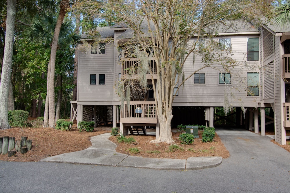 Hotel Spacious Condo in the Heart of Hilton Head - Image 1