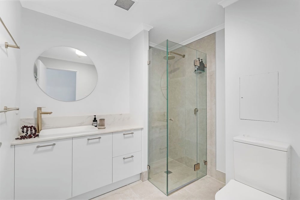Kozyguru | Camperdown | Cozy 2-Bed Apt + Parking