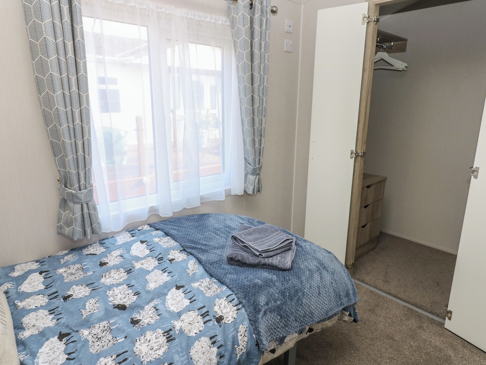 Brocklebank Lodge, 35