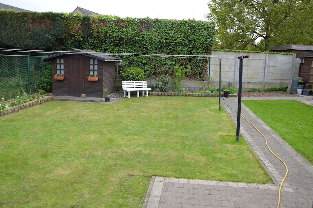 Charming Belgian Getaway, Vakantiewoning in Oudsbergen - 3 Bedrooms & Garden