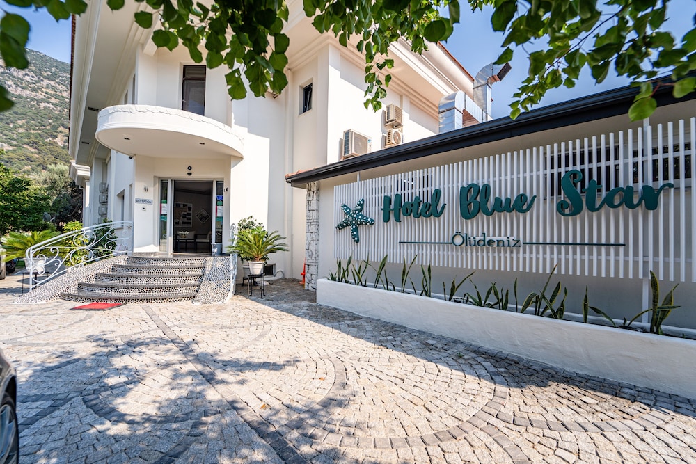 Blue Star Hotel - Image 41