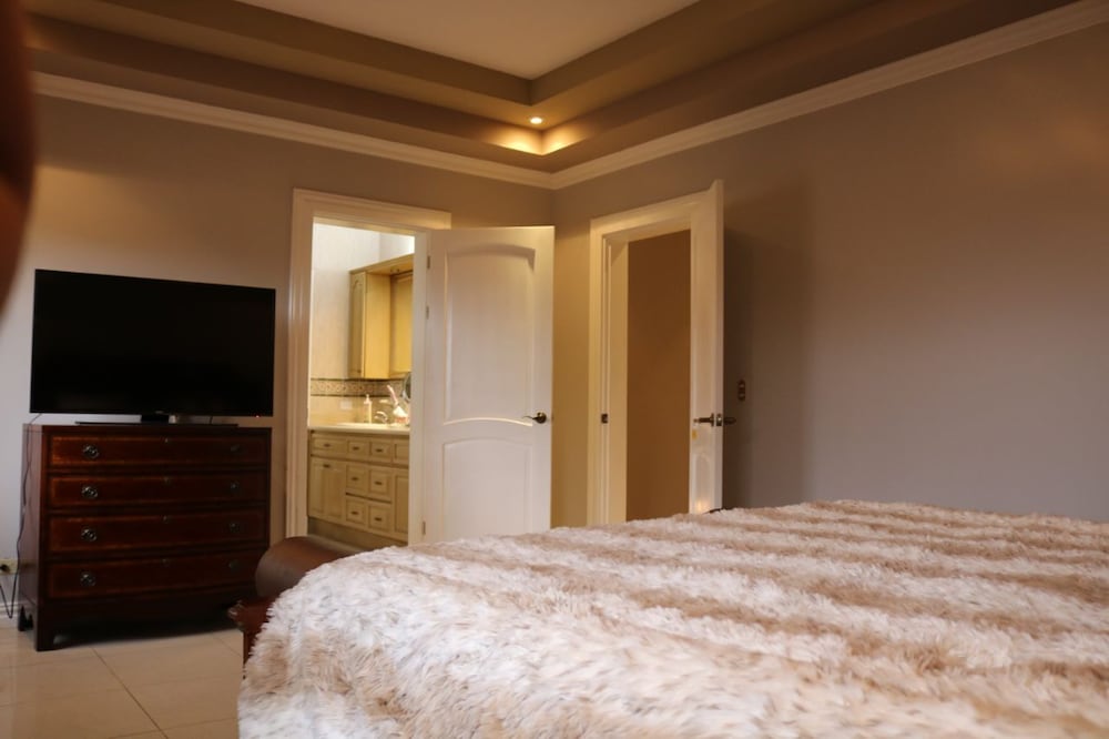 Deluxe Property in Cariari view 4