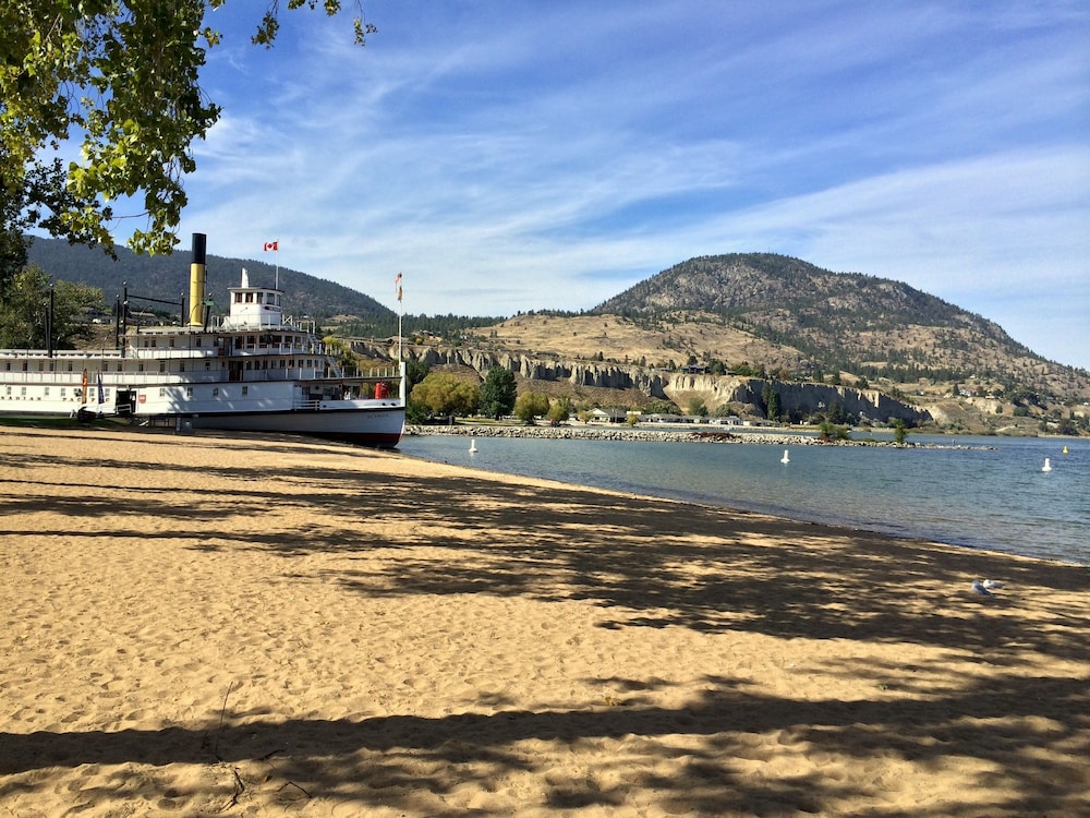 Golden Sands Resort Motel