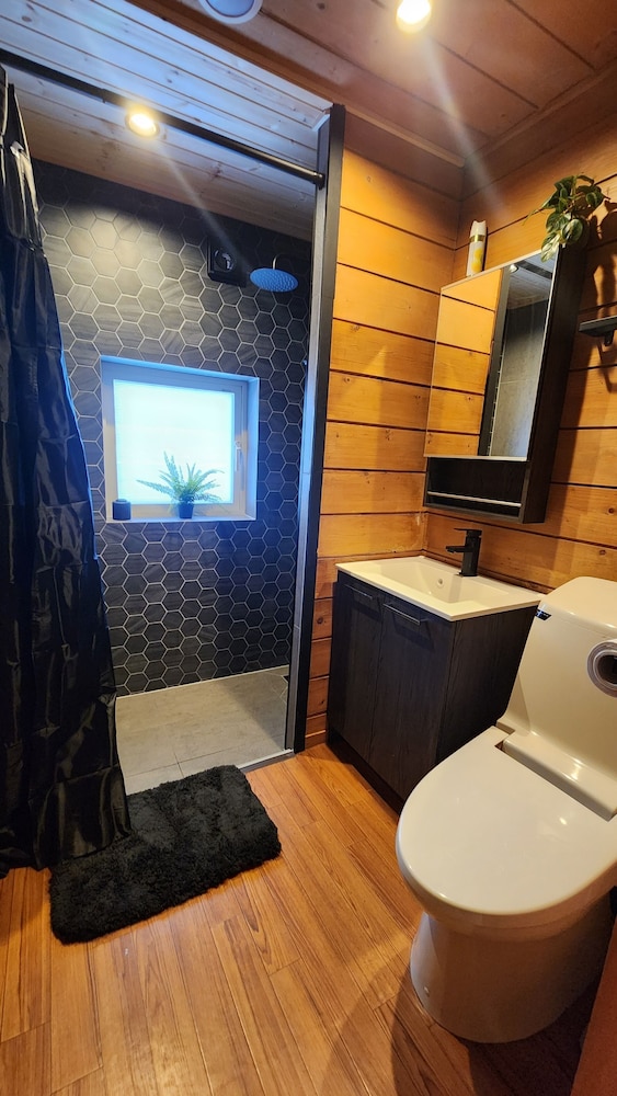 Hooting Owl Lodge