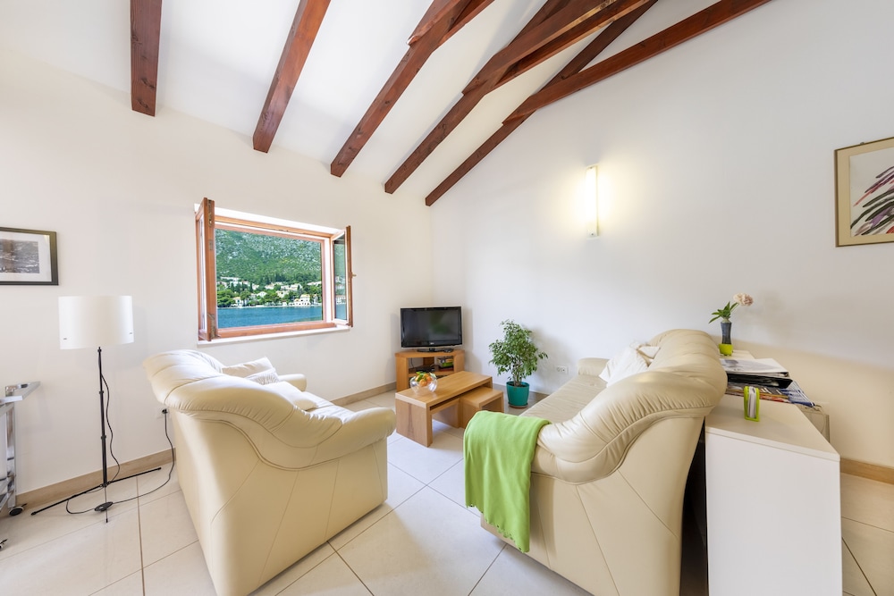 Apartment Vala
