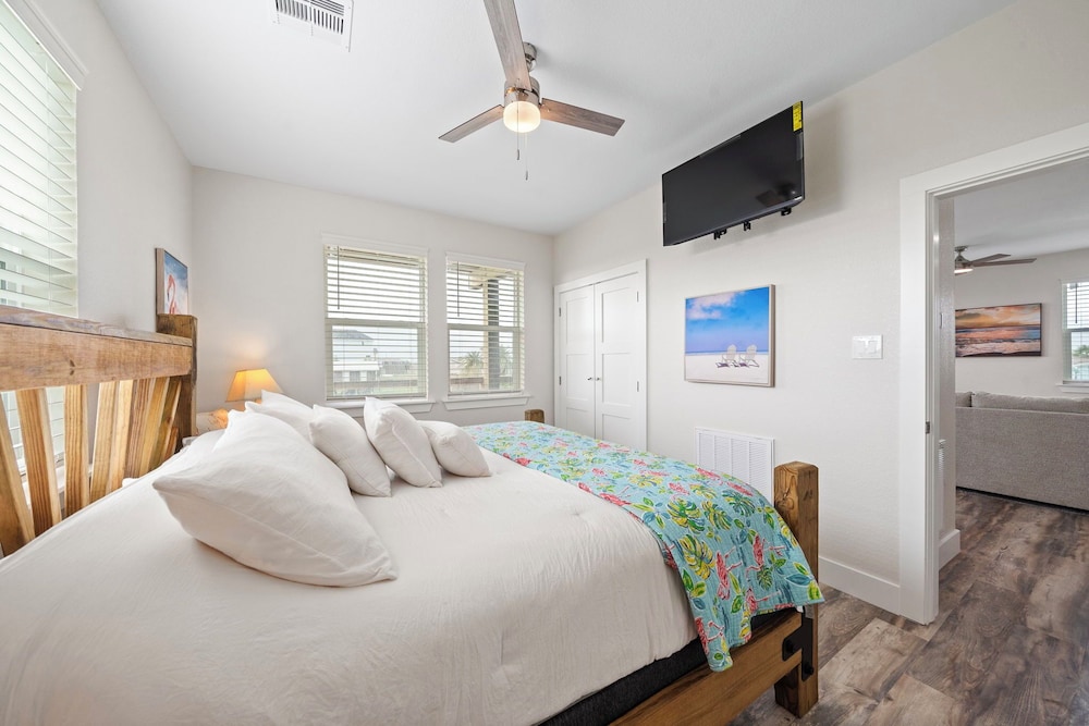 Coral Mountain by Ryson Vacation Rentals