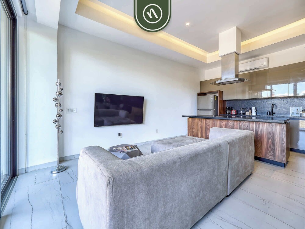 Amazing 1 BR Condo With Terrace - Rooftop Pool