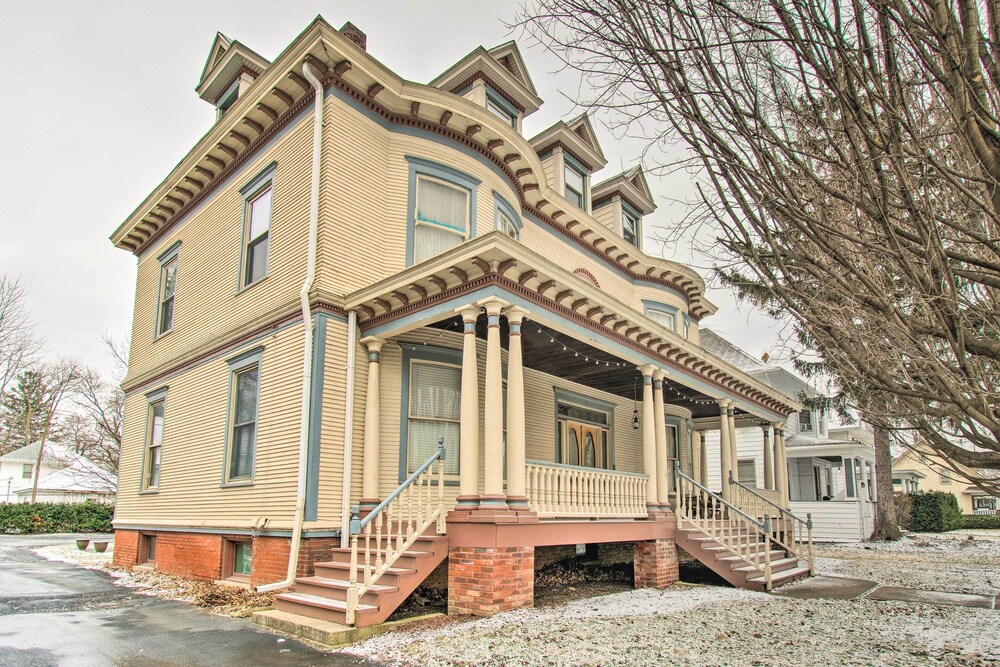 Charming Bloomington Apt w/ Walkable Location view 5