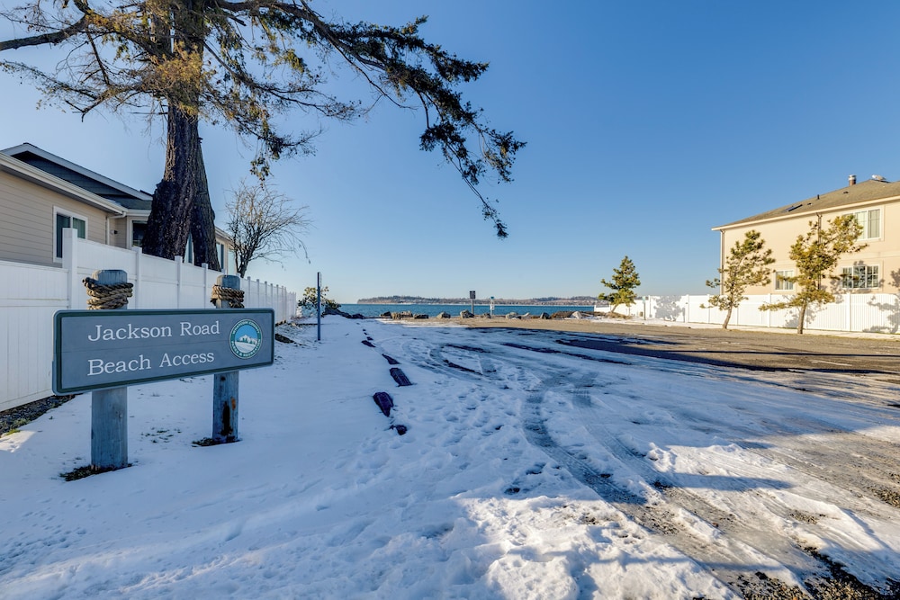 Ocean Views & Beach Access at Cottage on Birch Bay