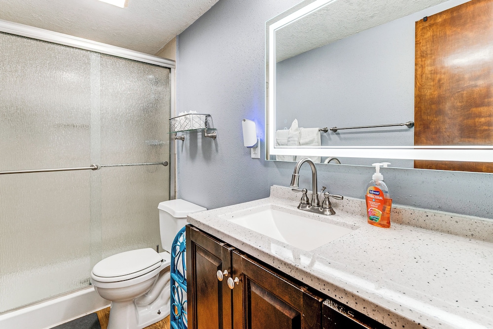 Steps to Marina: Coldspring Retreat w/ Lake View