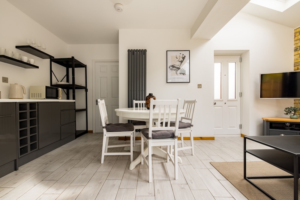 2 Bed Garden Flat in Balham