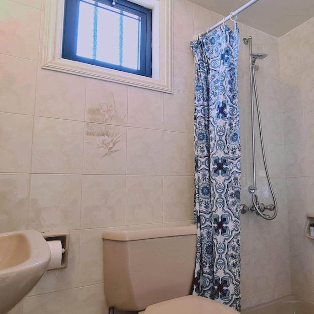 52 MEN - Sea Gem Apartment