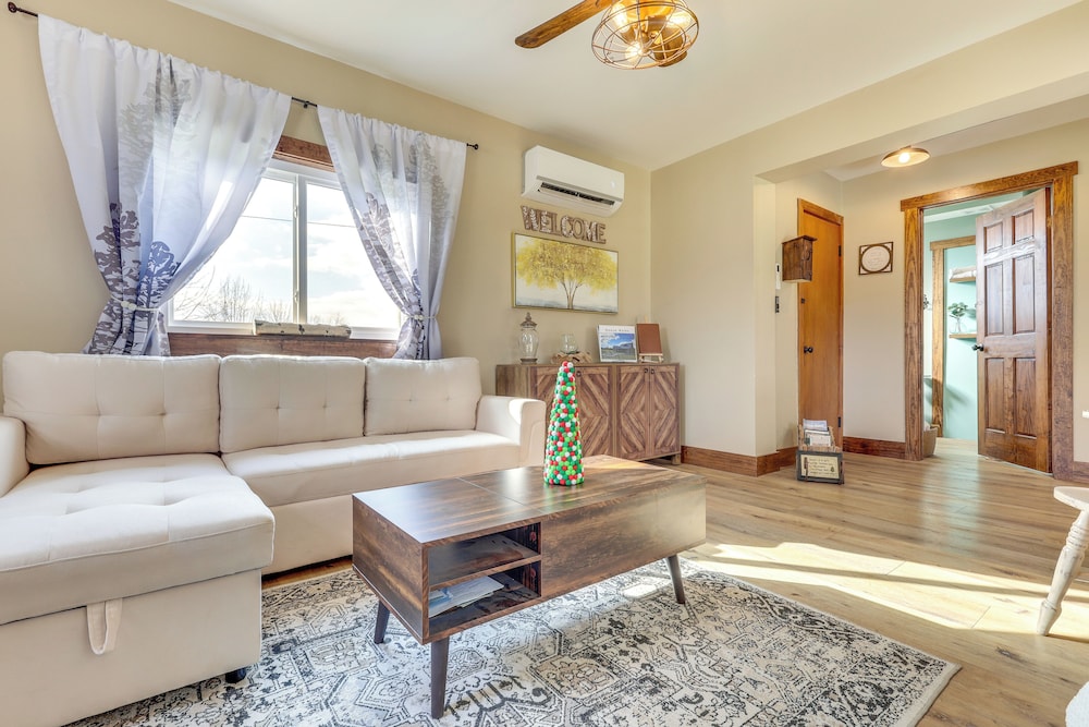 Grill & Fire Pit: New Market Getaway on 3-acres!
