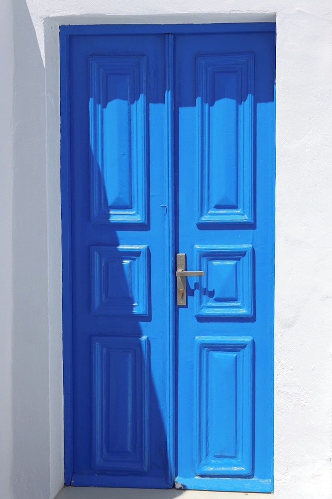 Phaos Oia Suites