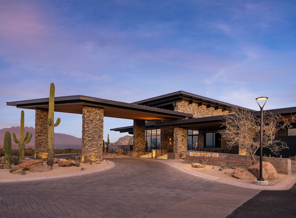 Mountain House Lodge at Sereno Canyon